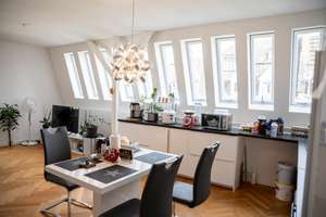 ++ EXKLUSIVE ALTBAU-MAISONETTE MIT DACHTERRASSE UND AUSBLICK ++ TOP LAGE – Alexandrastr 17, 65187 Südost, Wiesbaden – Vorschaubild 3