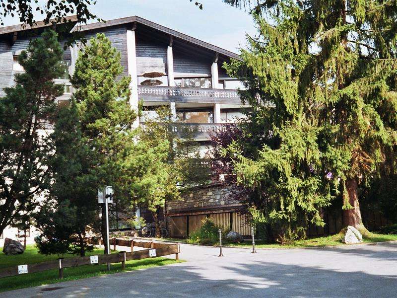 Provisionsfrei: 2-Zimmer-Whg. mit 2 Süd-Loggien, Schwimmbad, Sauna, Aufzug, Tiefgarage, Traunstein Kreis – Bild 1