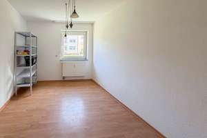 Renovierungsbedürftige 4-Zimmer-Wohnung mit Balkon in begehrter Weststadtlage – Die vollständige Adresse der Immobilie erhältst du vom Anbieter., 38120 Weststadt, Braunschweig – Vorschaubild 4