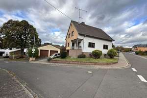 Zweifamilienhaus mit 2 Garagen und Stellplatz in zentraler Ortslage – Die vollständige Adresse der Immobilie erhältst du vom Anbieter., 55776 Ruschberg – Vorschaubild 4