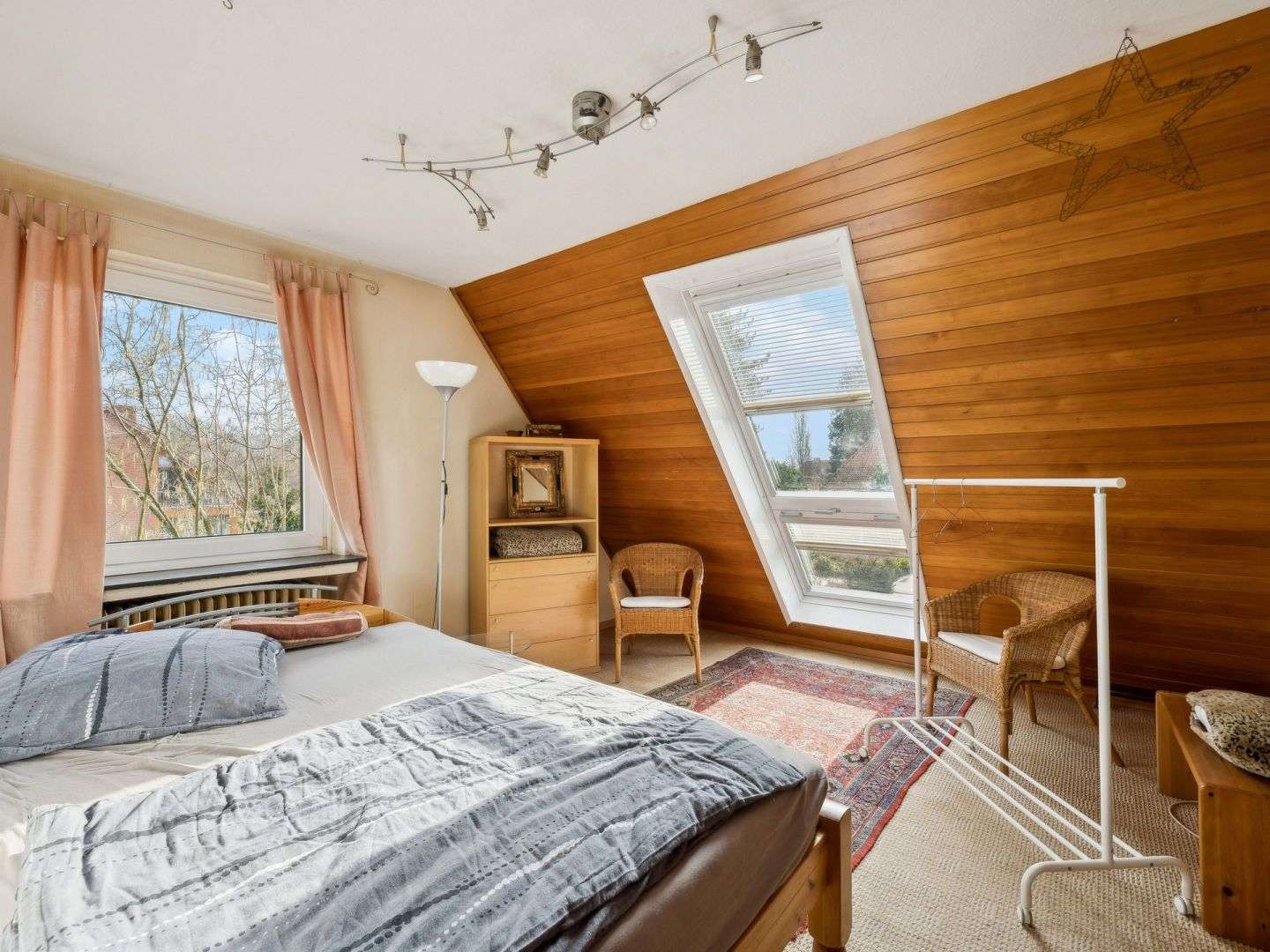 Immobilie in Otterndorf - Großzügiges Wohnhaus mit Einliegerwohnung in attraktiver Lage von Otterndorf - Bild 1