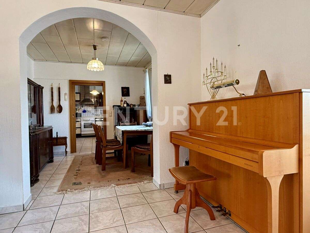 Immobilie in Naunheim - Geschmackvolles Einfamilienhaus mit viel Platz - Bild 0