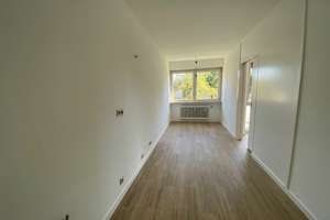 *Attraktive 3-Zimmer-Wohnung mit Balkon in ruhiger Bestlage nahe Nymphenburg* – Kirschäckerweg 20, 81247 Obermenzing, München – Vorschaubild 2