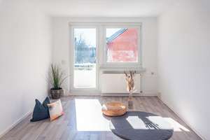 Lichterfüllte 3-Raum-Wohnung mit Balkon – L.-Ebersberger-Str. 57, 9127 Gablenz, Chemnitz – Vorschaubild 3