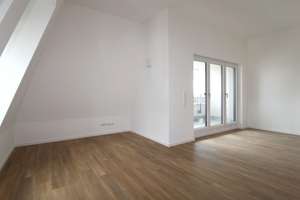 ** Helle 4 Zimmer im Dachgeschoss * offene Küche mit EBK * 2 Bäder * Loggia ** – Beckerstraße 3, 4179 Neulindenau, Leipzig – Vorschaubild 5