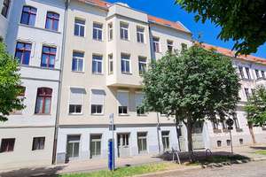 Groß wie ein Haus! Altbauwohnung mit Erker & Balkon