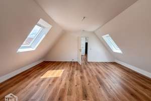 Helle 1,5-Zimmer-Dachgeschosswohnung mit Einbauküche in der schönen Cannstatter Altstadt – Brunnenstraße 13, 70372 Cannstatt-Mitte, Stuttgart – Vorschaubild 3