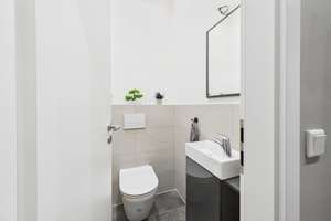 Kernsanierte Dachgeschosswohnung mit ca. 139 m² Grundfläche und Potenzial für Maisonette-Ausbau – Die vollständige Adresse der Immobilie erhältst du vom Anbieter., 42281 Barmen, Wuppertal – Vorschaubild 8