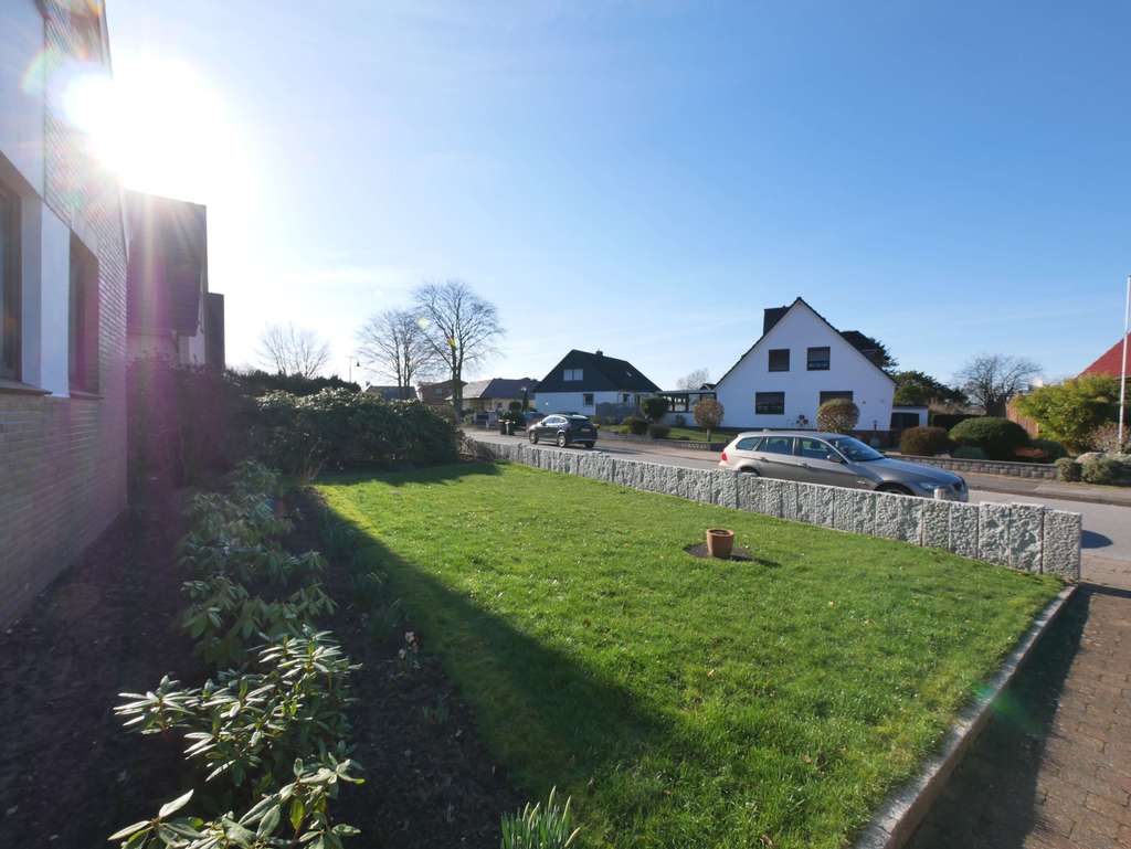 Immobilie in Bilsen - Idyllisches Einfamilienhaus mit Garage, Nebengebäude & großem Garten am Feldrand - Bild 2