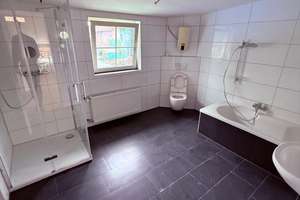 Modernisierte 2,5 - Zimmer Wohnung inkl. Balkon und optional EBK