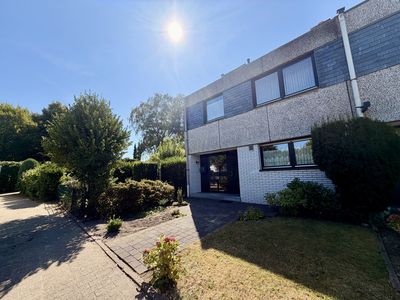 Viel Platz für die ganze Familie!
Reihenendhaus mit großem Grundstück in Mülheim - Dümpten