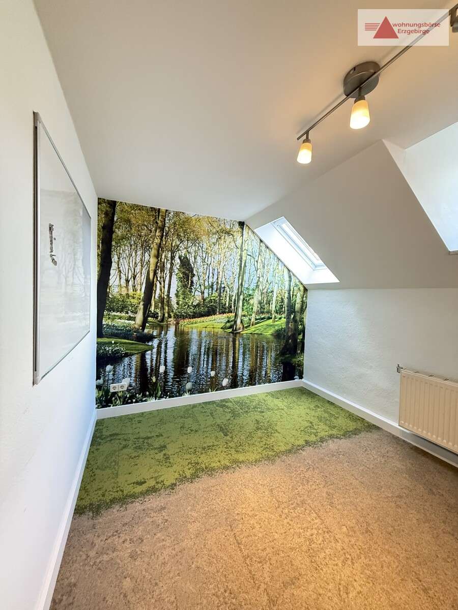 Immobilie in Lichtenstein/Sachsen - Wohnen, vermieten & Gewerbe: Stadthaus mit Kamin, Balkon und Garten in Lichtenstein (Zwickau) - Bild 0