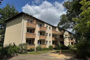 Bezugsfrei im Grünen mit Balkon und zentral in Lankwitz - Provisionsfrei – Schulstr. 7, 12247 Lankwitz, Berlin – Vorschaubild 3