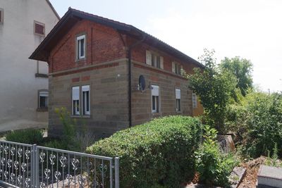 Altes Bahnwärterhaus mit Anbau von Privat zu verkaufen