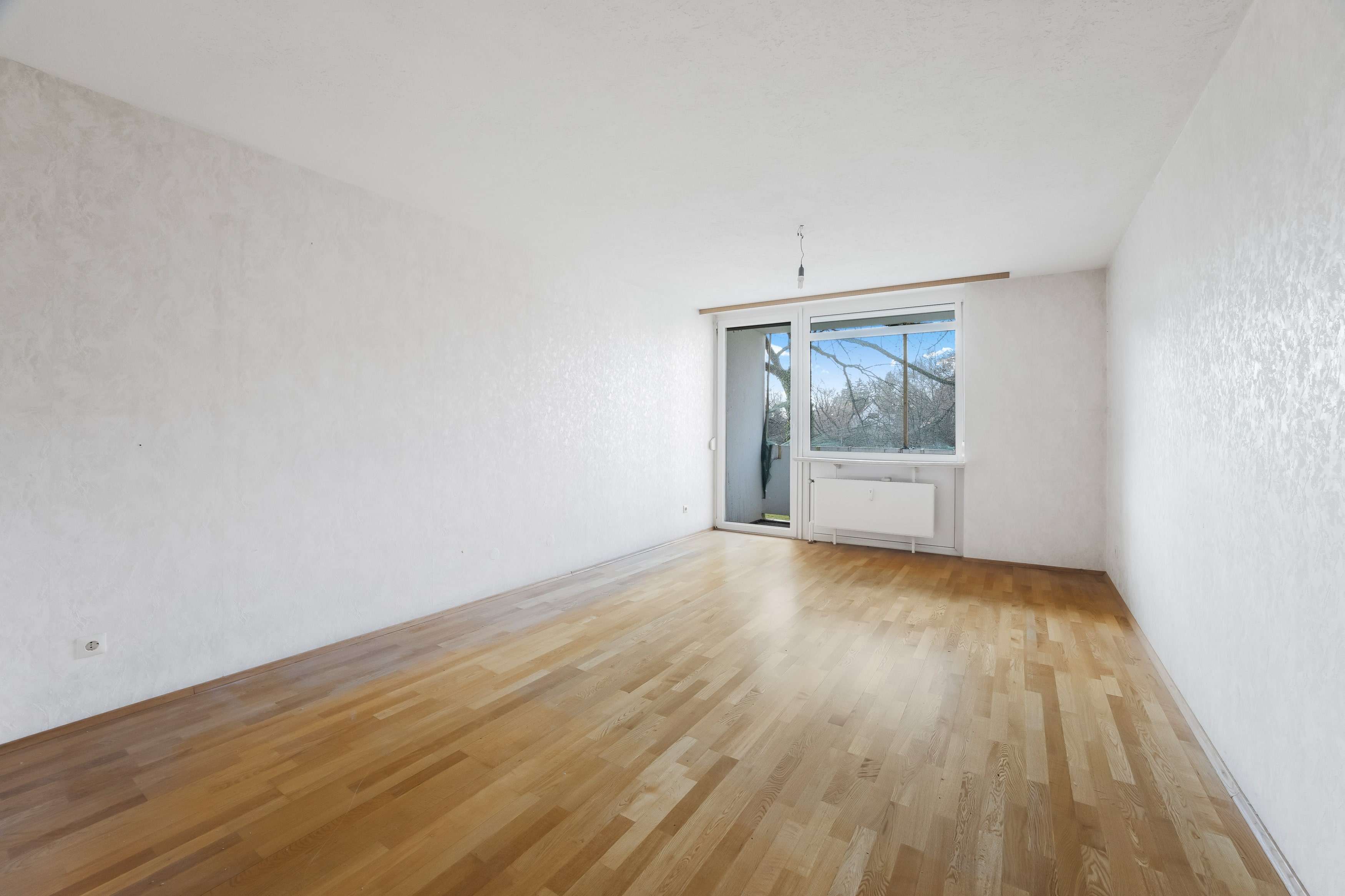 Renovierungsbedürftige 3-Zimmer-Etagenwohnung im gepflegten Gemeinschaftseigentum ohne Aufzug!, München – Bild 3