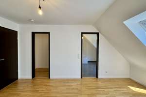 Lichtdurchflutete  Dachgeschoss-Maisonette-Galerie-Wohnung mit 5 Zimmer, Loggia, 3 Bäder und Kamin – Robert-Stolz-Str. 15, 40470 Mörsenbroich, Düsseldorf – Vorschaubild 11