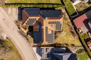 Vielseitige Perspektiven!
- Großzügiges Wohndomizil in Pfullendorf – Die vollständige Adresse der Immobilie erhältst du vom Anbieter., 88630 Pfullendorf – Vorschaubild 7