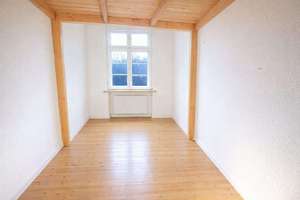 Gepflegte 3-Zimmer-Wohnung mit 74 m², Dielenboden und Einbauküche in beliebter Berliner Lage – Die vollständige Adresse der Immobilie erhältst du vom Anbieter., 10589 Charlottenburg, Berlin – Vorschaubild 4