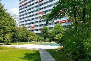 Renoviert 1-Zimmer-Wohnung im Deba Hochhaus mit gepflegtem Außenpool