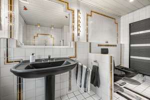 Zweifamilienhaus mit ca. 350,00 m², Doppelgarage, Kachelofen und Sauna in Witten-Bommerholz – Die vollständige Adresse der Immobilie erhältst du vom Anbieter., 58452 Herbede, Witten – Vorschaubild 28