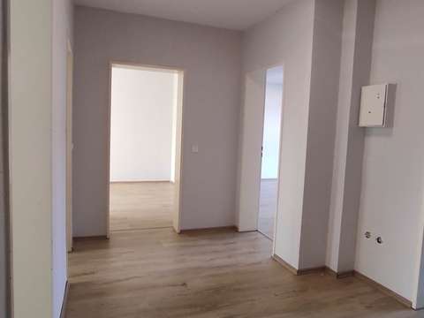 3-Raum-Wohnung mit Balkon frisch offers renoviert