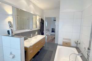 Luxuriöse Eigentumswohnung mit Kamin, Einbauküche und zwei Stellplätzen in moderner Anlage in der... – Die vollständige Adresse der Immobilie erhältst du vom Anbieter., 28217 Überseestadt, Bremen – Vorschaubild 32
