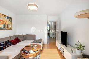 Lichtdurchflutetes Zuhause mit Tiefgaragenstellplatz in gefragter Lage – 80935 Lerchenau-Ost, München – Vorschaubild 3