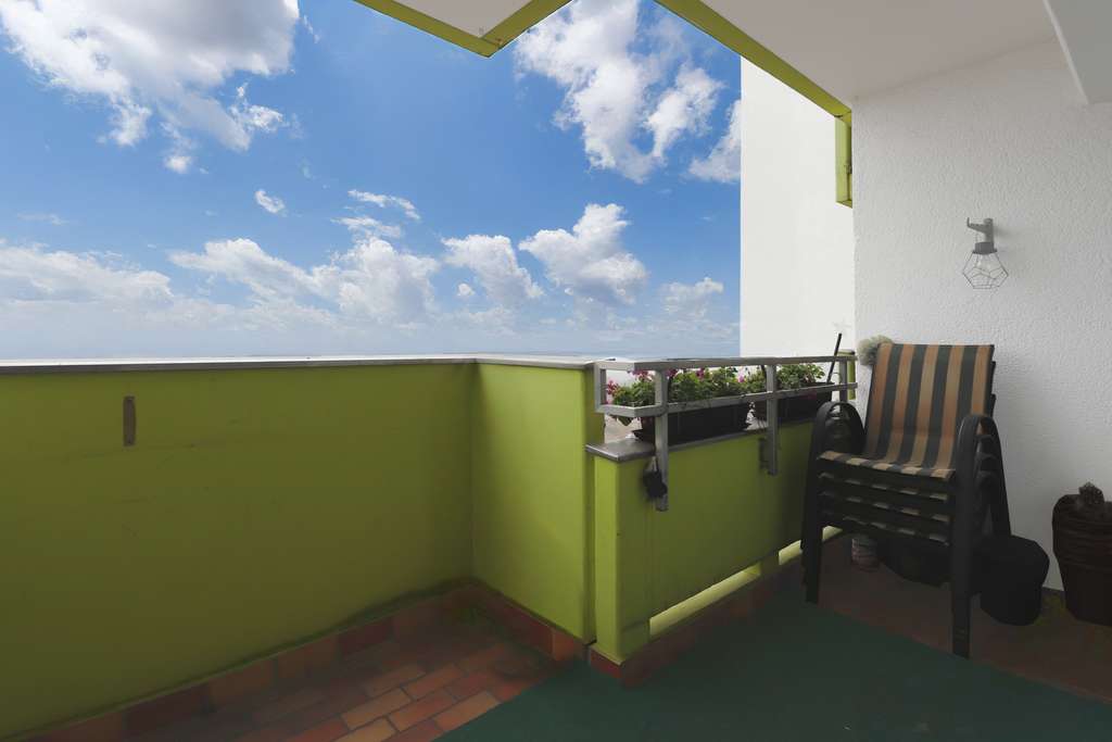 Immobilie in Germering - 🌇✨ Lichtdurchflutet & hoch gelegen: Loggia mit weitem Ausblick - Bild 3
