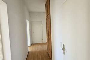 3-Zimmer-Altbau mit sonnigem Balkon – Besichtigungen auch am Wochenende ☎️0172-3261193 – Die vollständige Adresse der Immobilie erhältst du vom Anbieter., 10245 Friedrichshain, Berlin – Vorschaubild 9