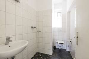 Home sweet home! Teilmodernisiertes rd. 188 m² großes Ein-bis Dreifamilienhaus mit tollem Garten – Die vollständige Adresse der Immobilie erhältst du vom Anbieter., 45359 Schönebeck, Essen – Vorschaubild 10