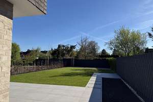 Neubau Erstbezug mit Liebe zum Detail, traumhaft gelegen & alsternah.
Open-House sonntags 13-15 Uhr