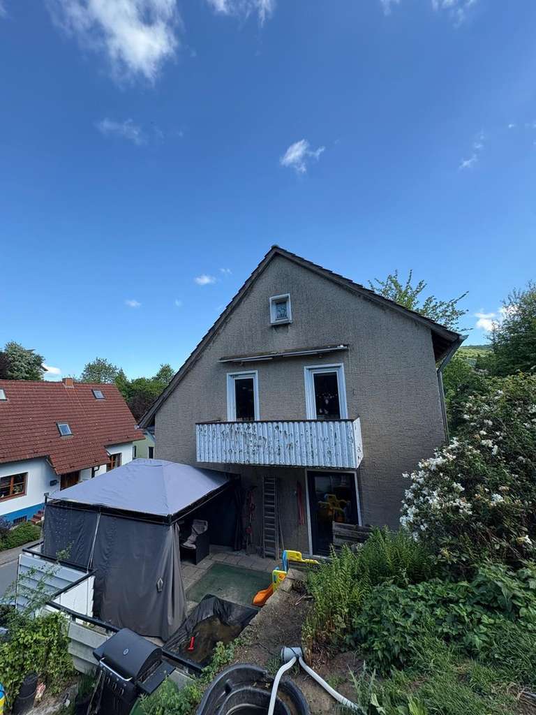 Immobilie in Porta Westfalica - Attraktives Zweifamilienhaus mit Potenzial in zentraler Lage von Hausberge - Renovierungsbedürftig - Bild 4