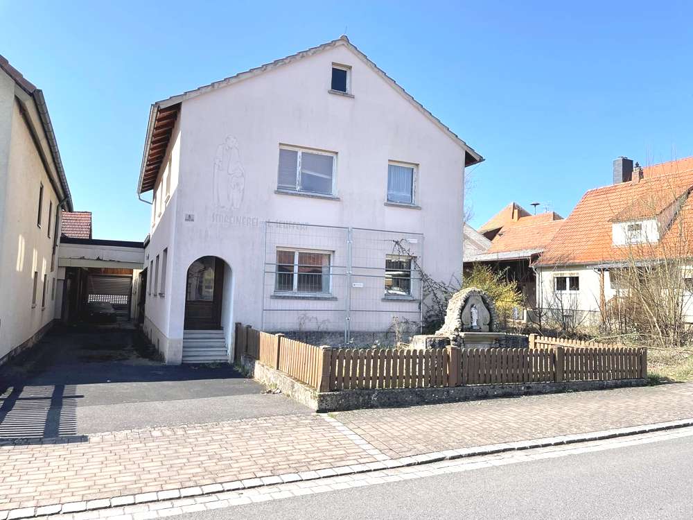 *** Provisionsfrei - Achtung Handwerker *** Riesen Hütte zum kleinen Taler - 2-Fam-Haus + Hallen, Rhön Grabfeld Kreis – Bild 1