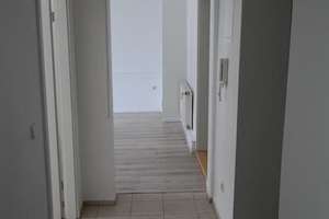 Großzügige 3-Zimmer mit Laminat, EBK und Wannenbad in zentraler Lage! – Äußere Schneeberger Straße 14, 8056 Mitte-Süd, Zwickau – Vorschaubild 9