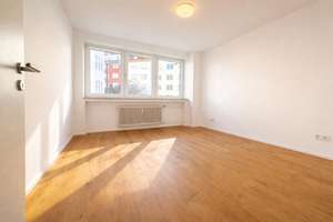 Helle 2 Zi Whg mit Aufzug, direkt am Fürstenplatz **Ohne Makler** – Die vollständige Adresse der Immobilie erhältst du vom Anbieter., 40215 Friedrichstadt, Düsseldorf – Vorschaubild 3