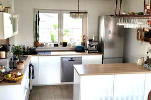 Im modernen Dreifamilienhaus♥️Grünlage♥️Hell ♥️2,5 Zimmer mit Balkon + Abstellkammer - Kein Keller