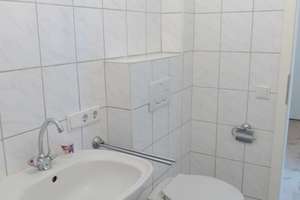++ KUSCHELIG IM DACHGESCHOSS MIT EINBAUKÜCHE ++ – 42853 Nordstadt, Remscheid – Vorschaubild 11