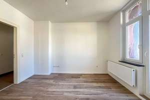 CHARME & FLAIR ab August verfügbar | 4 ZIMMER | DUSCHBAD | EINBAUKÜCHE – Die vollständige Adresse der Immobilie erhältst du vom Anbieter., 28217 Westend, Bremen – Vorschaubild 6