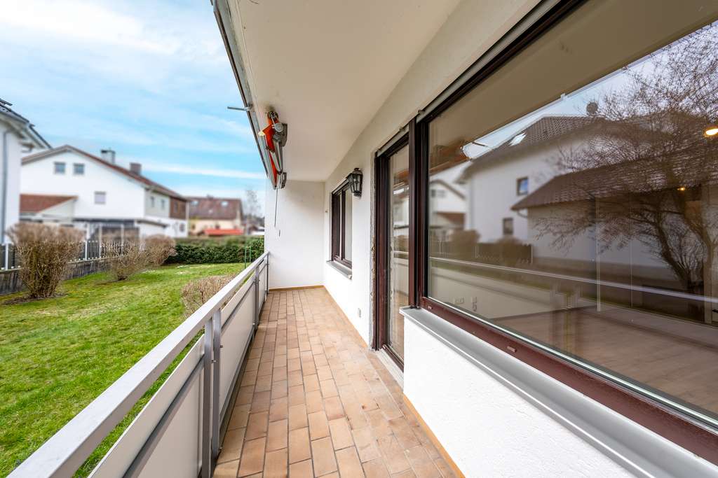 Immobilie in Peiting - Frisch saniert! 3-Zimmer-Wohnung mit Balkon & Garage in ruhiger Lage - Bild 4
