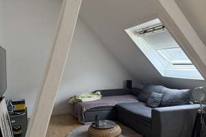 "THE OLD TOWN" VERMIETETE 2 ZIMMER - SUPER HELL - NEUES BAD - TOP GEPFLEGT