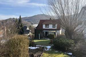Freistehendes Einfamilienhaus mit Terrasse und großem Garten in Witzenhausen - Hundelshausen – Rosenweg 10, 37215 Witzenhausen – Vorschaubild 1