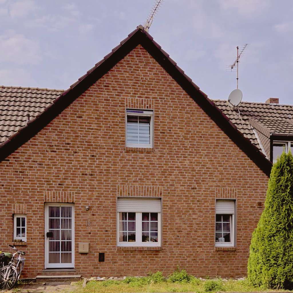 Modernes Einfamilienhaus mit großem Garten zum Kauf