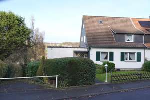 Doppelhaushälfte mit großem Grundstück 
und Zukunftschancen – ein Altbau für Menschen mit Ideen – Die vollständige Adresse der Immobilie erhältst du vom Anbieter., 42111 Uellendahl-Katernberg, Wuppertal – Vorschaubild 2