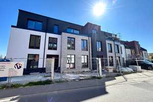 Haus im Haus,  Garten Wohnung eig. Eingang, 206 m² Wfl. 5 Zi, Terr, TG-Stellpl.,  Hobby-Raum, Keller – Hinter der Böck 8, 40221 Düsseldorf – Vorschaubild 2
