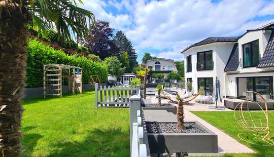 Bild von Villa in Waldlage am Hang* Luxus Outdoorbereich* Kinderfreundlich* Aufzug* Garage u.v.m..