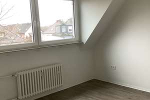 Schöne 3-Zimmerwohnung mit Vinylboden und Wannenbad im Dachgeschoss – Ungelsheimer Str. 4C, 47259 Hüttenheim, Duisburg – Vorschaubild 8
