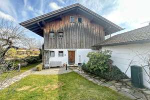 Charmante und vielseitig nutzbare Doppelhaushälfte mit Garten und Garage – Die vollständige Adresse der Immobilie erhältst du vom Anbieter., 83093 Bad Endorf – Vorschaubild 1