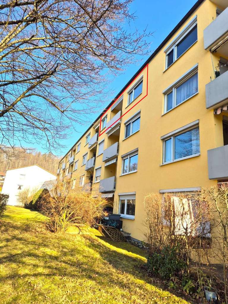 Immobilie in Uhingen - Familienfreundliche 4-Zimmer-Wohnung mit Balkon und Tiefgaragenstellplatz - Bild 1
