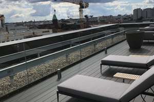 Luxuriöse 2 Zimmer Wohnung in Mitte * mit EBK, Loggia, Dachterrasse, Gym & Concierge * Erstbezug – Voltairestraße 11, 10179 Mitte (Ortsteil), Berlin – Vorschaubild 4