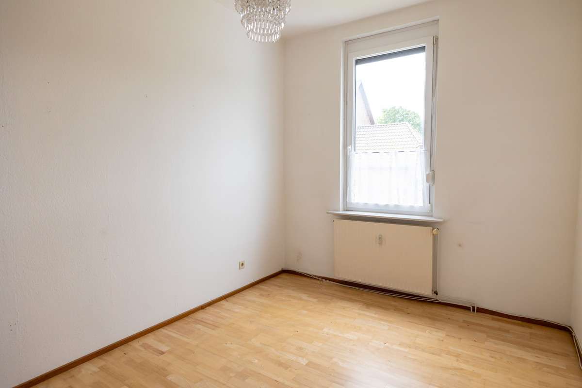 Immobilie in Ganderkesee - *** RIESIGE WOHNUNG - eigener DACHBODEN - eigener KELLER - eigenes TREPPENHAUS - DACHTERRASSE *** - Bild 1